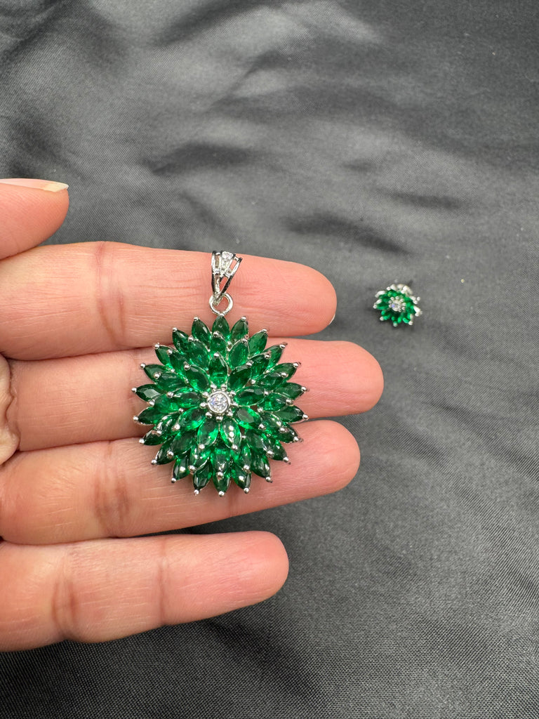 Flower design Emerald stone silver pendant with matching earrings