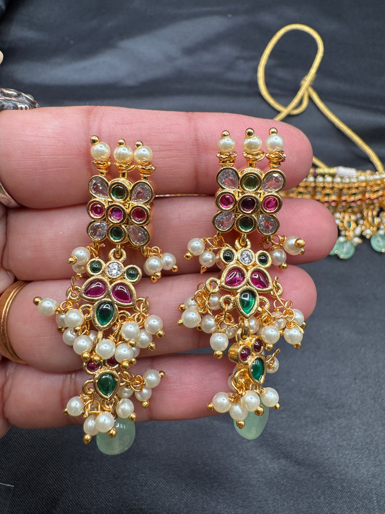 Multicolor Stones with pearls and green beads choker set