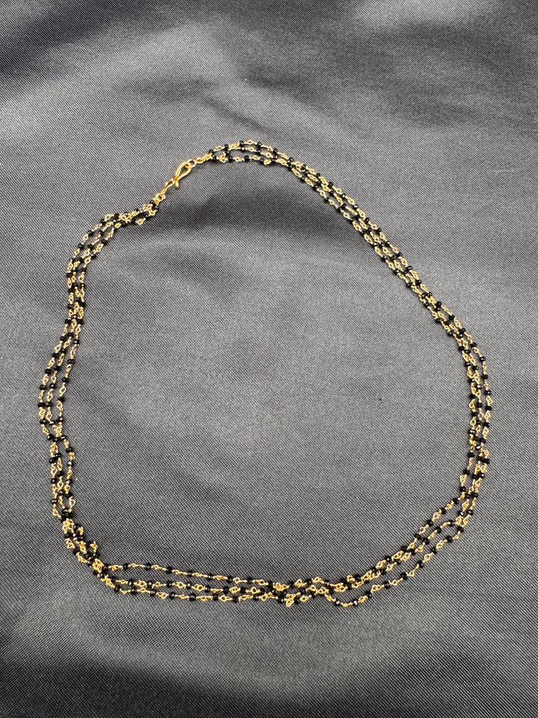 Three-line kattu thiga black diamond bead chain