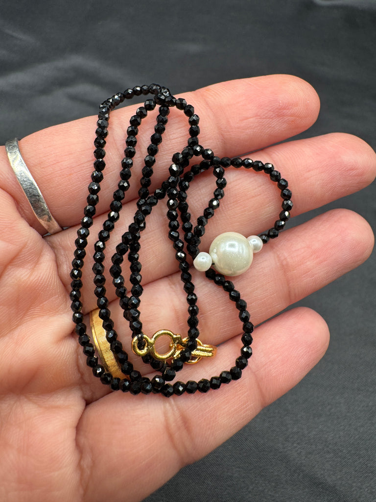 Single line black bead chain with pearl chain