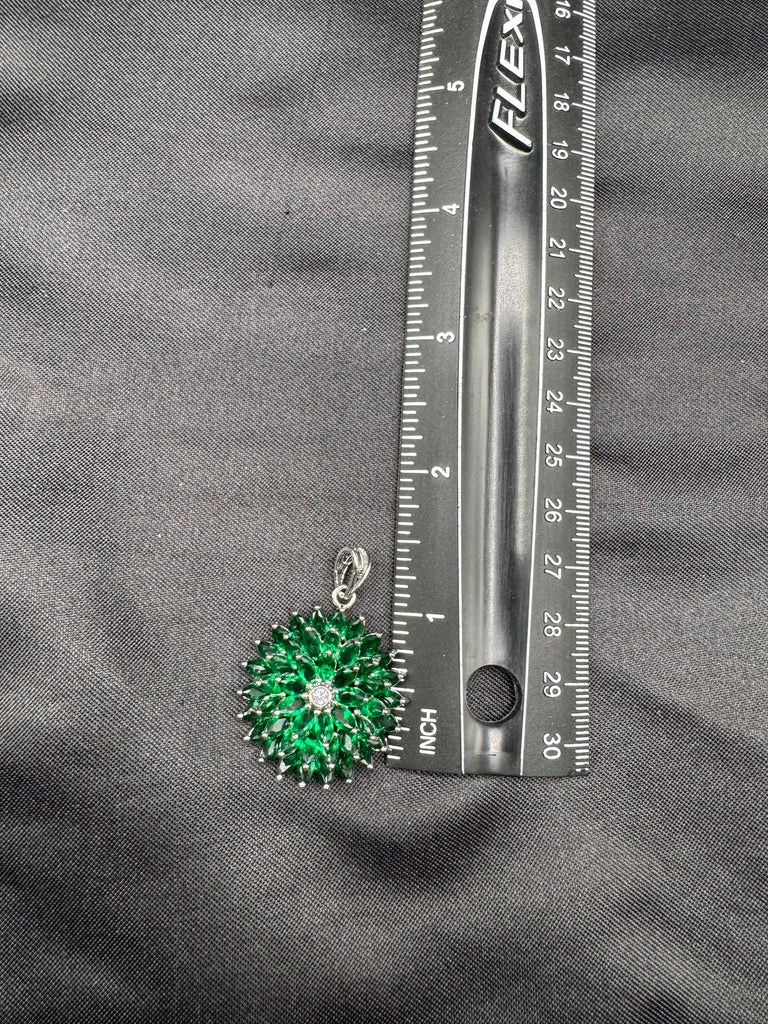 Flower design Emerald stone silver pendant with matching earrings