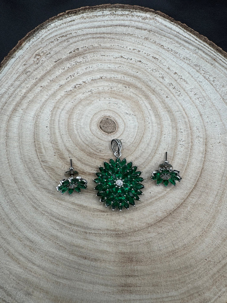 Flower design Emerald stone silver pendant with matching earrings