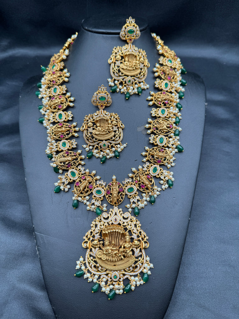 Dasavatharam with a multicolored and pearl necklace set