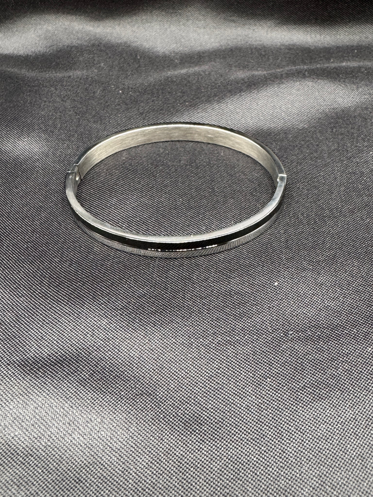 Black & Silver metal side-opening kada bangle/ bracelet