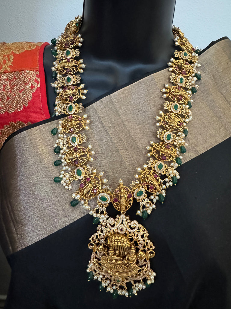 Dasavatharam with a multicolored and pearl necklace set
