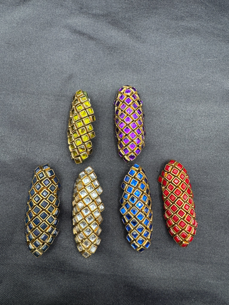 Different colors of Kundan pin/ brooch