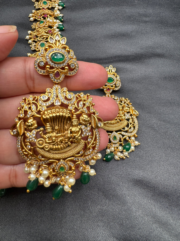 Dasavatharam with a multicolored and pearl necklace set