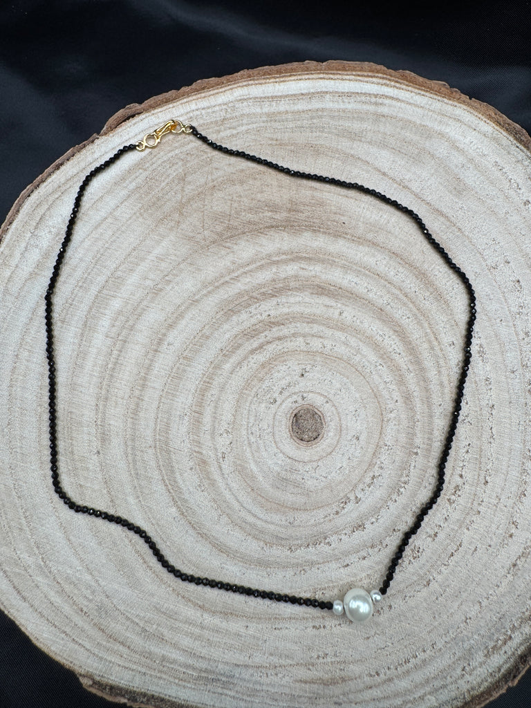 Single line black bead chain with pearl chain