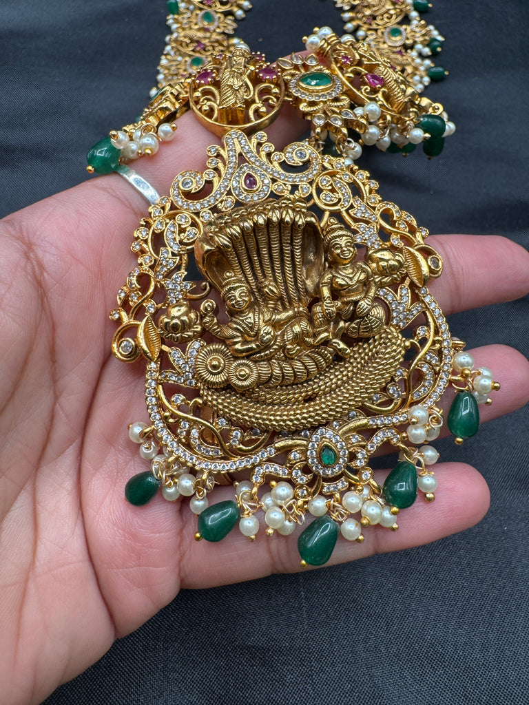 Dasavatharam with a multicolored and pearl necklace set