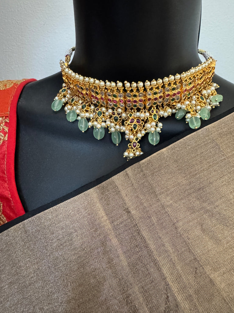 Multicolor Stones with pearls and green beads choker set