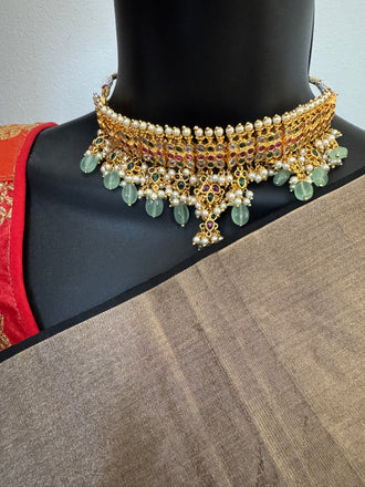 Multicolor Stones with pearls and green beads choker set