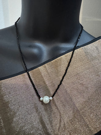 Single line black bead chain with pearl chain