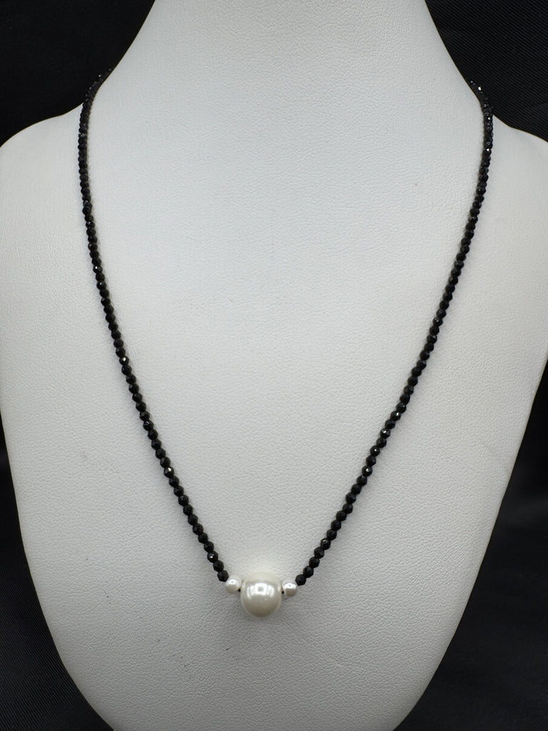 Single line black bead chain with pearl chain