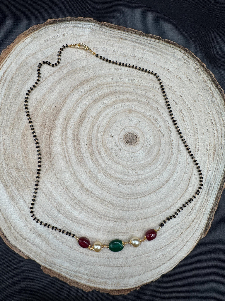 Black bead chain with multicolored Stones and Swarovski pearls