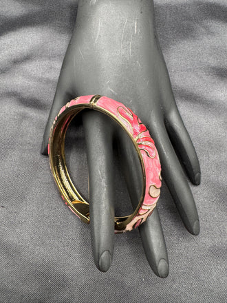 Pink color enamel paint side-open kada bangle/ bracelet
