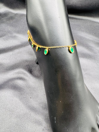 Emerald stone's gold anklet