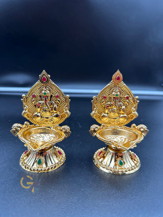 Multicolor Stones with Ganesh print diyas