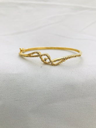 Elegant cz stones bracelet - Globus Fashions