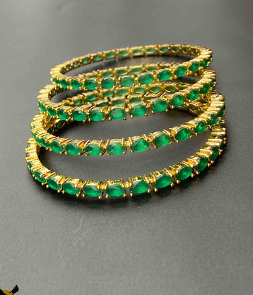 Set of 4 emerald stones bangles