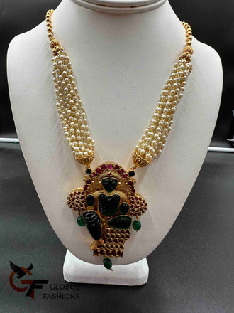 Kemp stones & Jade stone pendant with pearl’s necklace