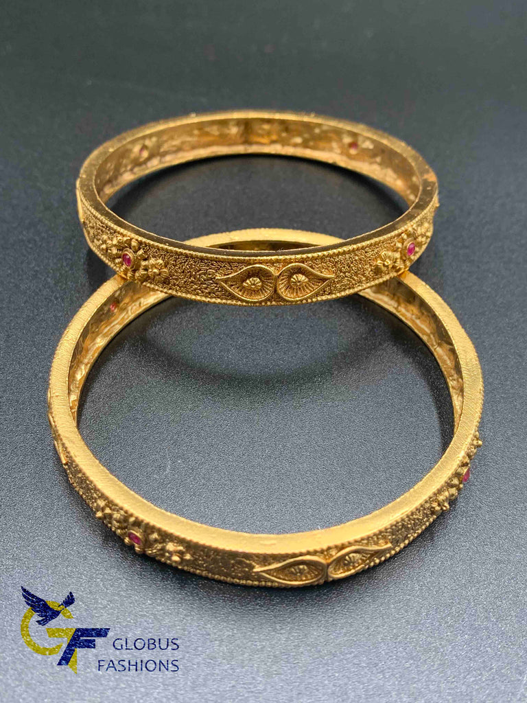 Simple design traditional antique look set of two bangles