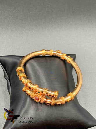 Antique finish front open screw type bracelet bangle