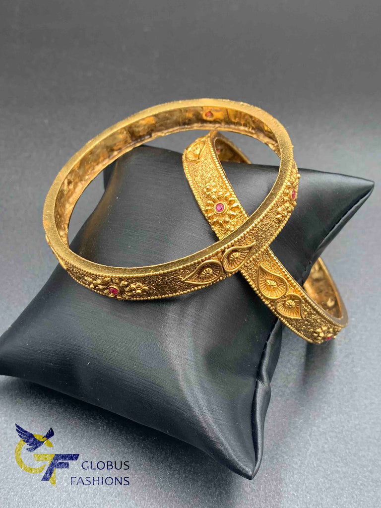 Simple design traditional antique look set of two bangles