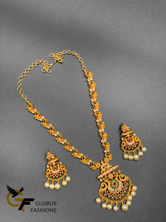 Beautiful and traditional multicolor stones with pearls short necklace