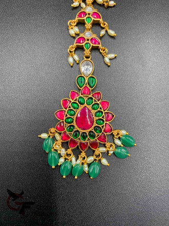 Kemp Stones with emerald beads traditional tikka
