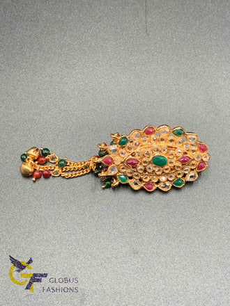 Oval shape kundan saree pin