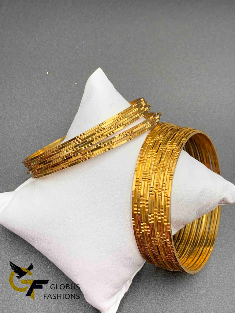 Very simple and elegant simple cut design gold bangles