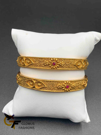 Simple design traditional antique look set of two bangles