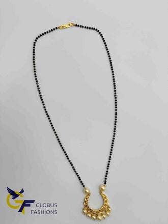 Cz stones with pearls pendant with a single line black diamond beads chain